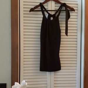 Halter style top with side shoulder tie